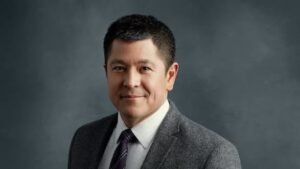 Read more about the article Who is Carl Quintanilla? Age, Height, CNBC, Family, Wife, Salary and Net Worth