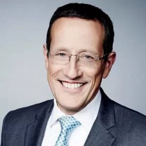 Read more about the article Who is Richard Quest? CNN, Age, Height, Wife, Family, Salary and Net Worth