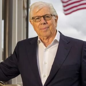 Read more about the article Who is Carl Bernstein? Age, Height, Bob Woodward, Family, Books, Nora Ephron, Wife, Salary and Net Worth