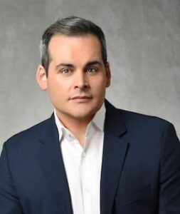 Read more about the article Who is David Begnaud? CBS, Age, Height, Family, Wife, Salary and Net Worth