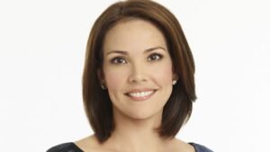Read more about the article Who is Erica Hill? CNN, Age, Height, Family, Spouse, Salary and Net Worth