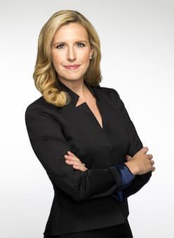 You are currently viewing Who is Poppy Harlow? CNN, Age, Height, Family, Spouse, Salary and Net Worth