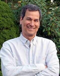 Read more about the article Who is David Pogue? CBS, Age, Height, Unsung Science, Family, Wife, Salary and Net Worth