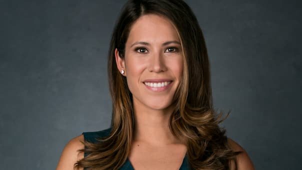 You are currently viewing Who is Deirdre Bosa? CNBC, Age, Height, Family, Husband, Salary and Net Worth