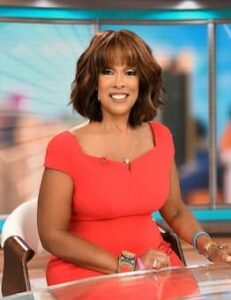 Read more about the article Who is Gayle King? CBS, Age, Height, Family, Wife, Salary and Net Worth