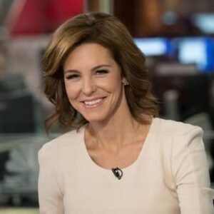 Read more about the article Who is Stephanie Ruhle? MSNBC, Age, Height, Family, Spouse, Salary and Net Worth