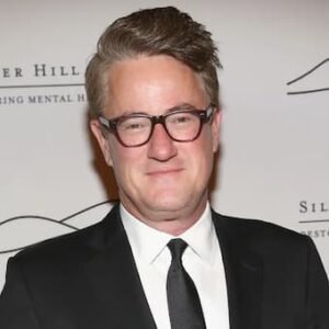 Read more about the article Who is Joe Scarborough? MSNBC, Age, Height, Wife, Morning Joe, Family, Salary and Net Worth